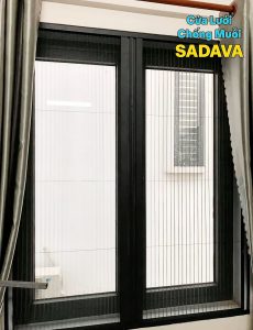 Lắp cửa lưới chống muỗi cửa sổ bằng inox chắc chắn và an toàn